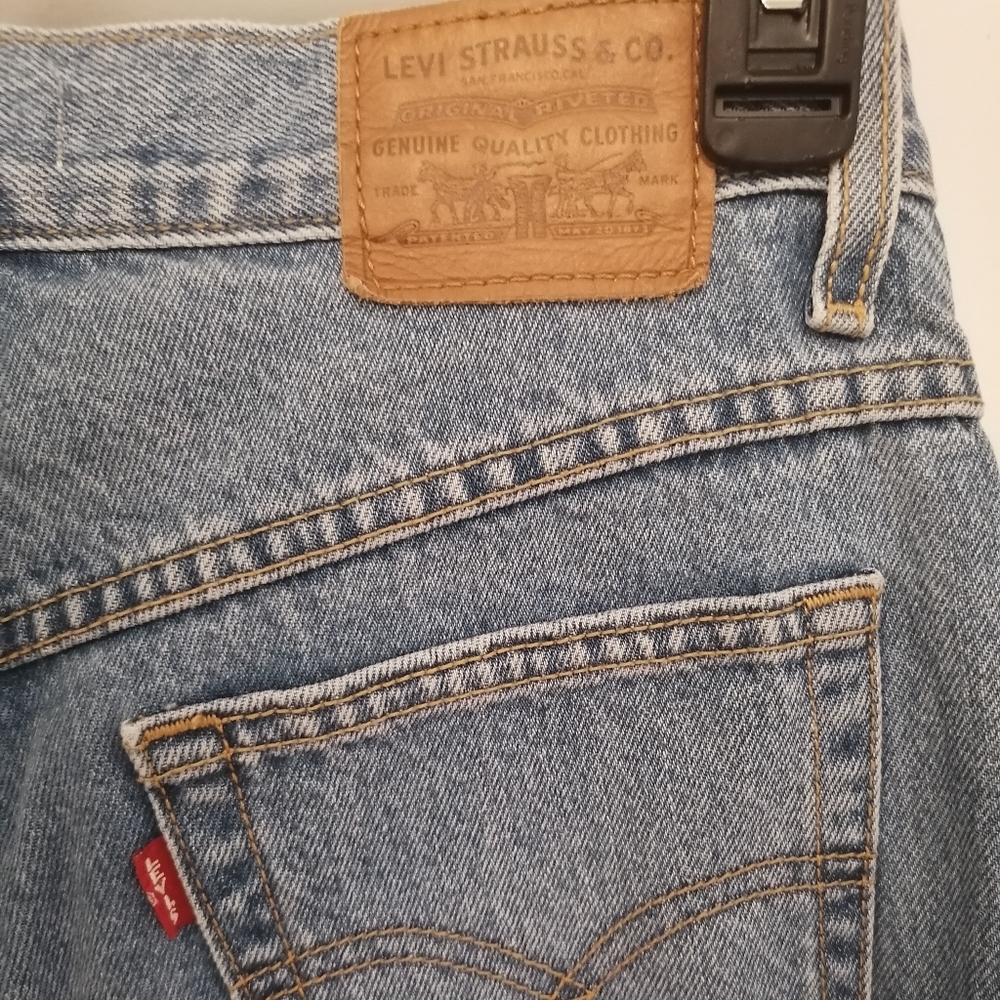 Levi's Premium Mom Jeans Size 28 - Picture 7 of 8